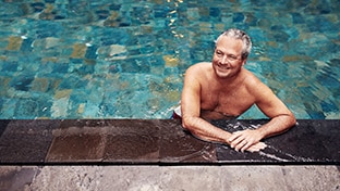 שחייה לאנשים עם סטומה